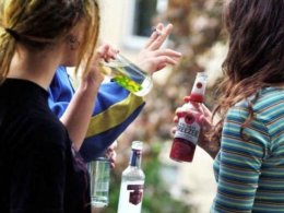 Підприємців попереджають про заборону продажу неповнолітнім слабоалкогольних, алкогольних напоїв та тютюнових виробів